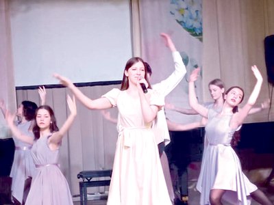 Выпускница отделения «Искусство театра» Александра Клименко дала сольный концерт